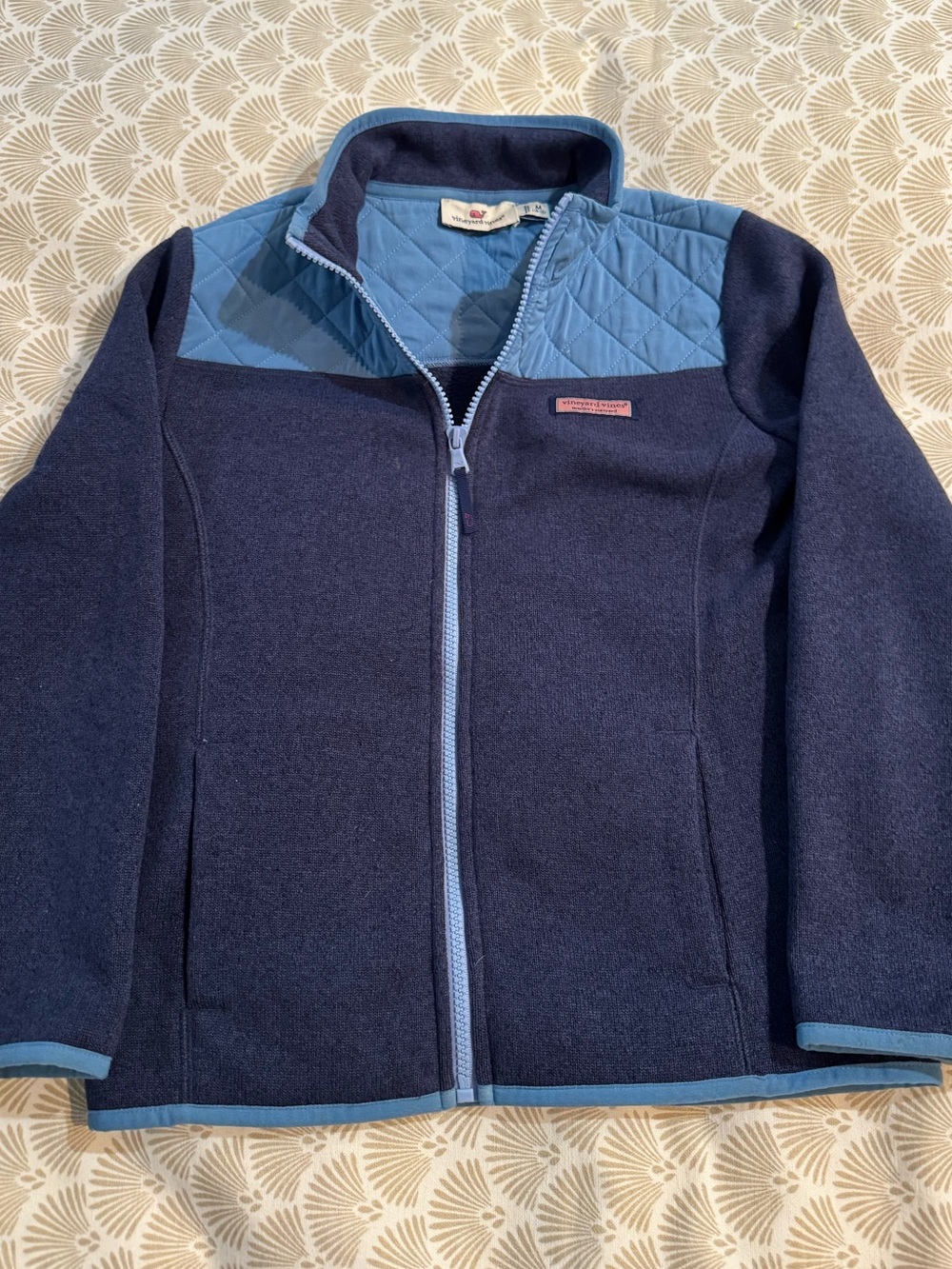 Vineyard Vines Girls Sweater Jacket. 
M (10-12). Very Good Condition.